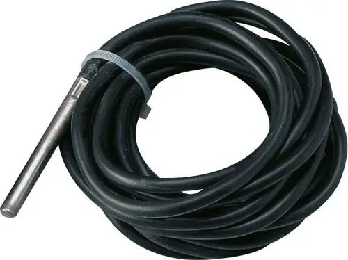 Temperaturfühler mit einem schwarzen Kabel und einem Metallfühler an einem Ende, geeignet für den Anschluss an Elektro-Heizkessel, beispielsweise von Bosch.